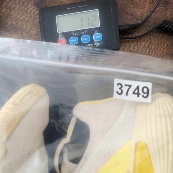 ADIDAS MEN'S Barricade Tennis Shoes Ecru Tint / Almost Yellow Size 10 GUC - Picture 9 of 9